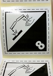 [ADRCL8_110] CLASE 8 CORROSIVOS LINEA discontínua 110X110 MM